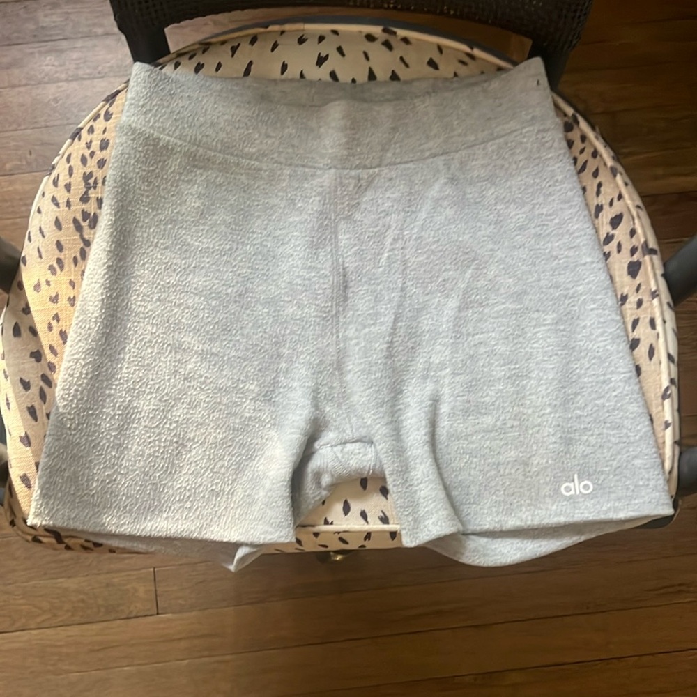 Alo Biker Shorts  | Size M